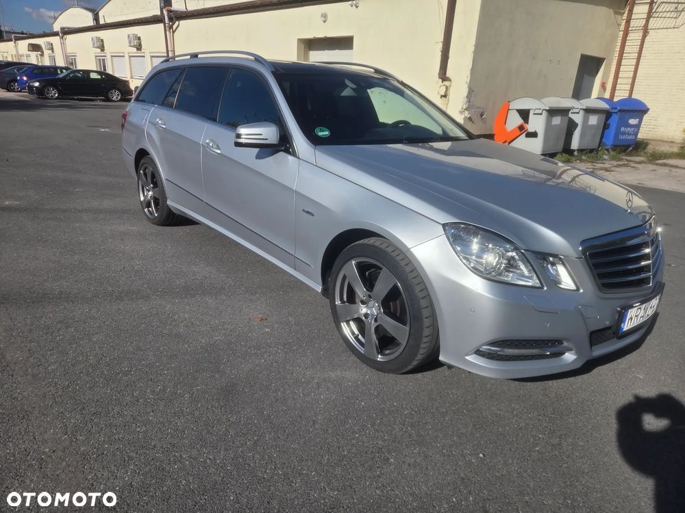 Mercedes-Benz Klasa E 300 CDI BlueEff Avantgarde - 2