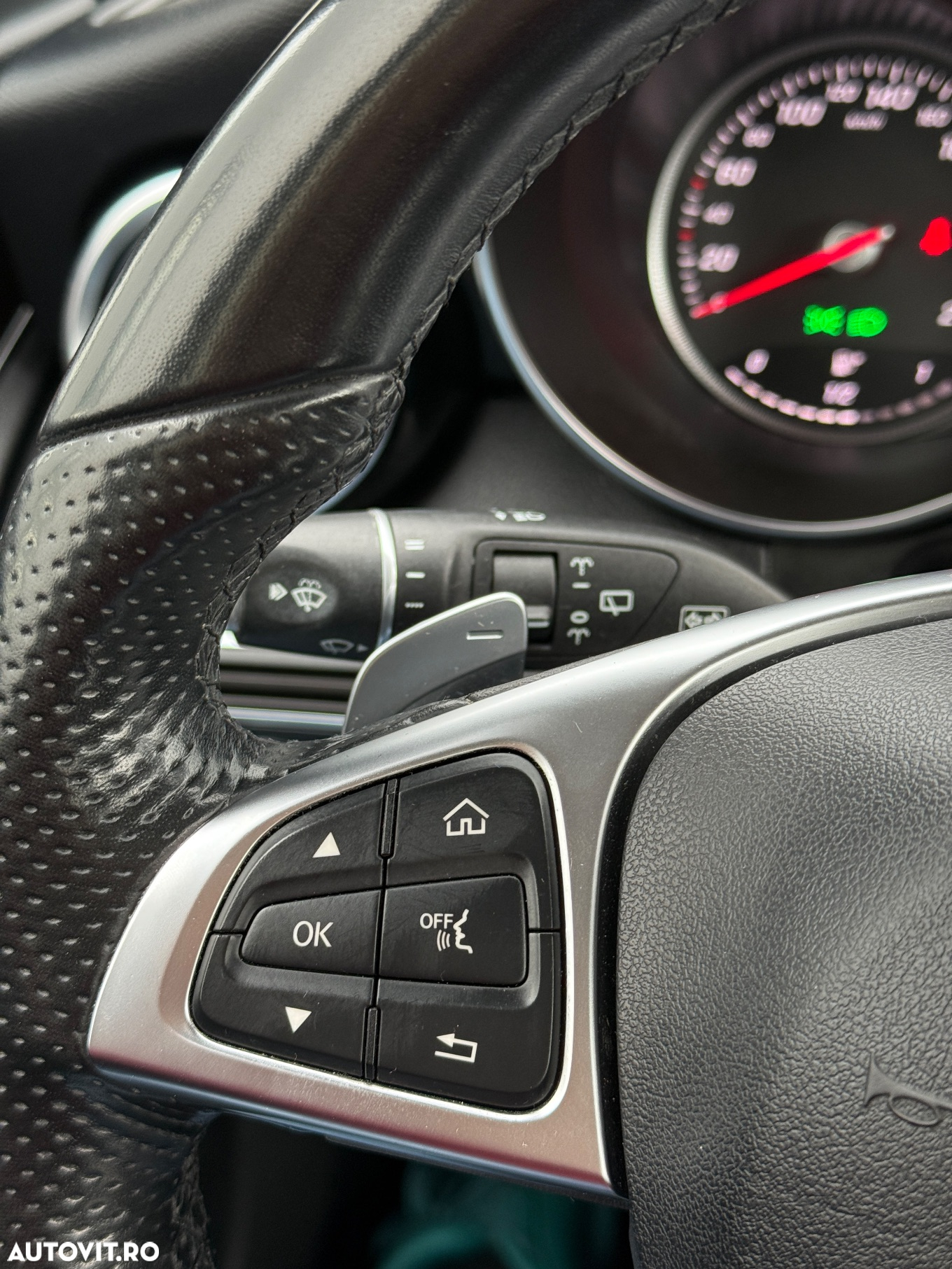 Mercedes-Benz GLC 220 d 4MATIC - 35