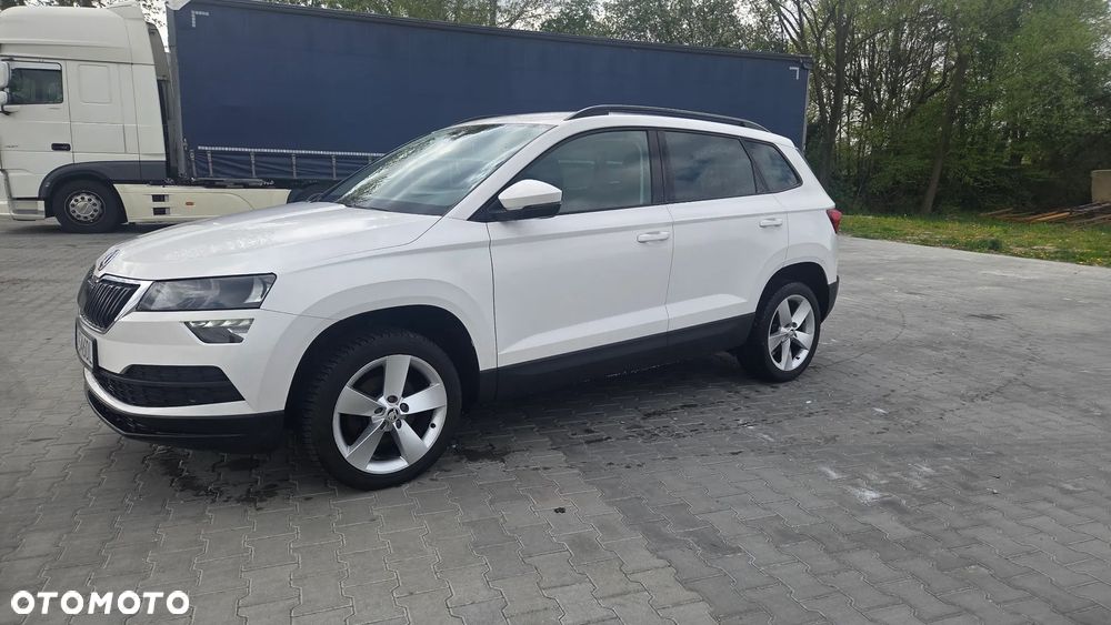 Skoda Karoq ver-1-6-tdi-scr-4x2-style-dsg - 2