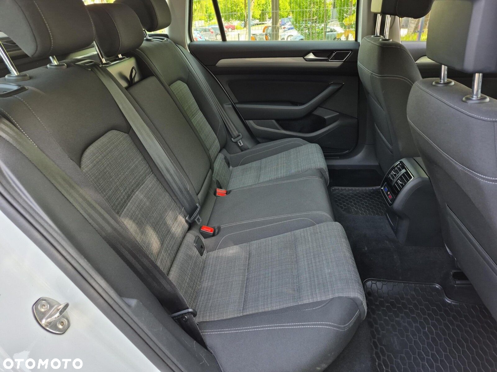 Volkswagen Passat 2.0 TDI Business DSG - 18