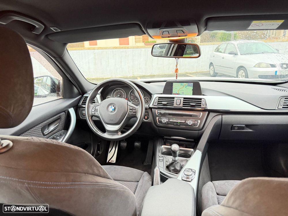 BMW 318 d Pack M - 38