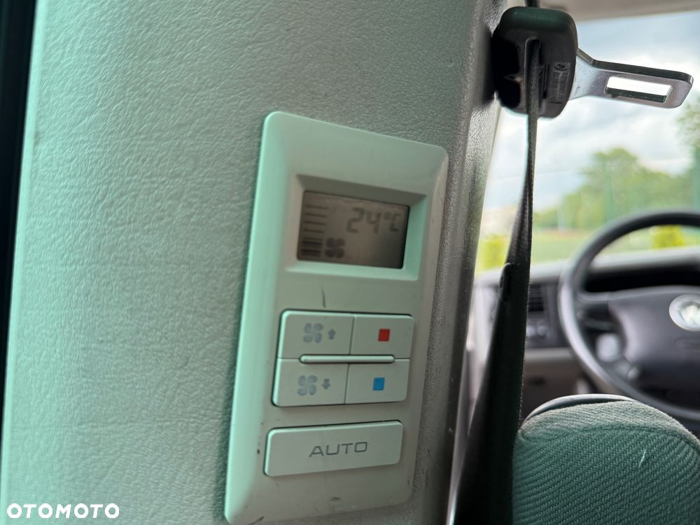 Volkswagen Multivan TDI - 15