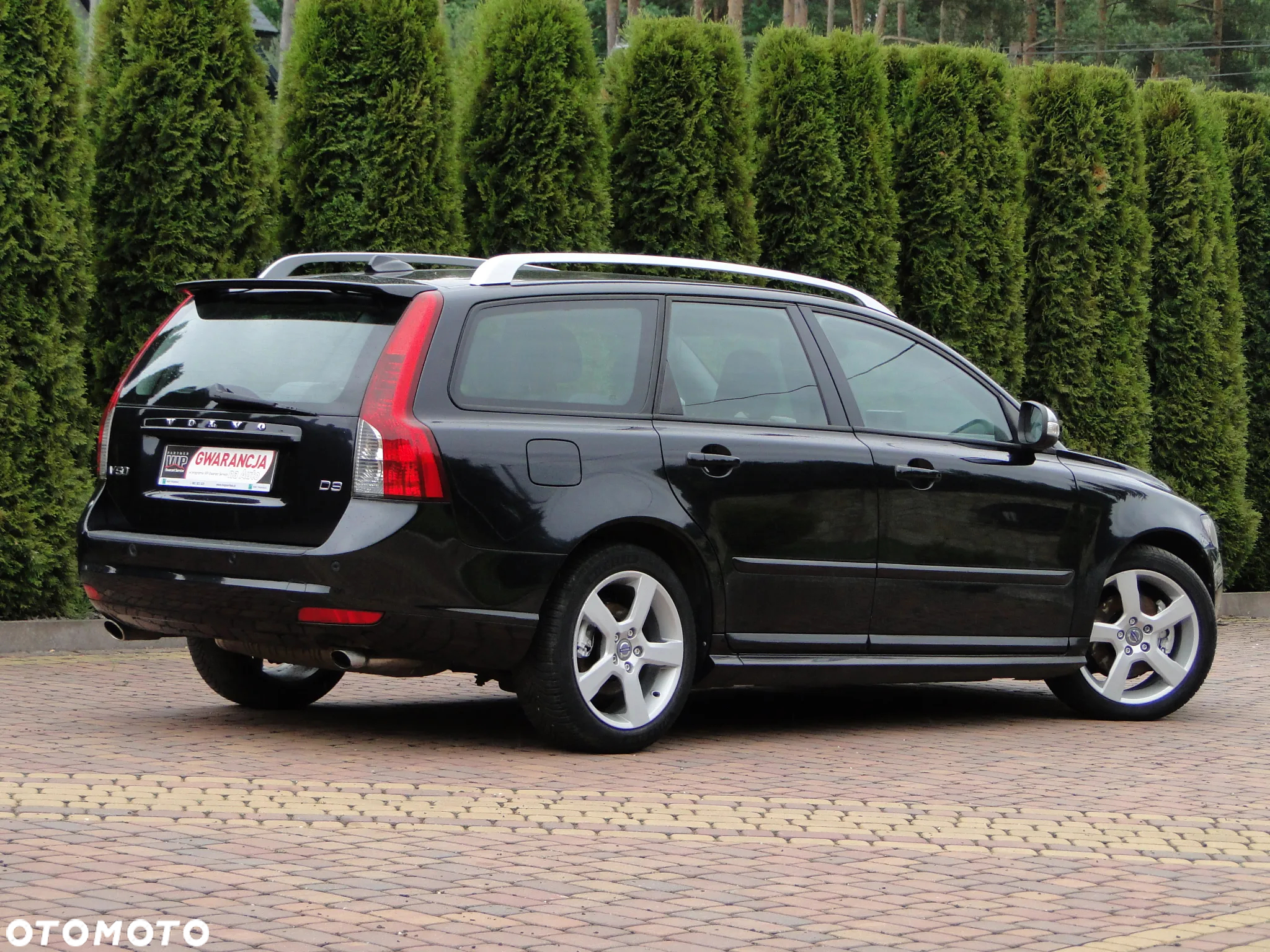 Volvo V50 D3 R-Design - 10