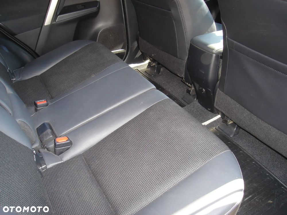 Toyota RAV4 2.0 D-4D Prestige 4x2 - 6