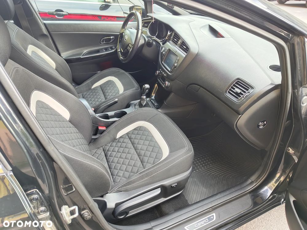 Kia Ceed 1.6 CRDi 136 ISG GT Line - 14