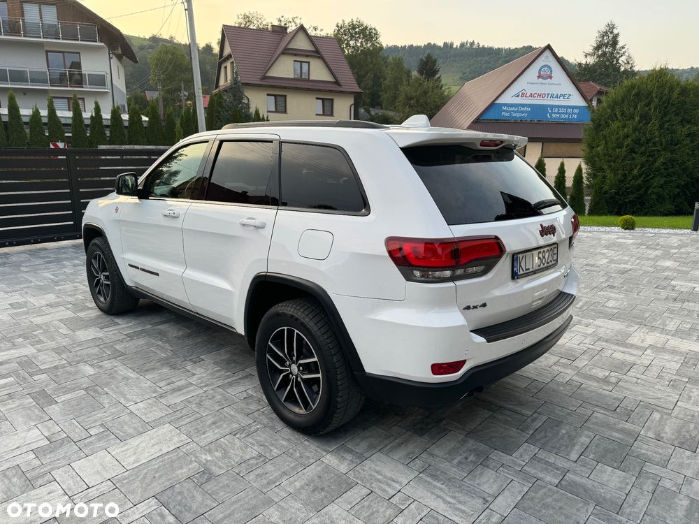 Jeep Grand Cherokee - 8