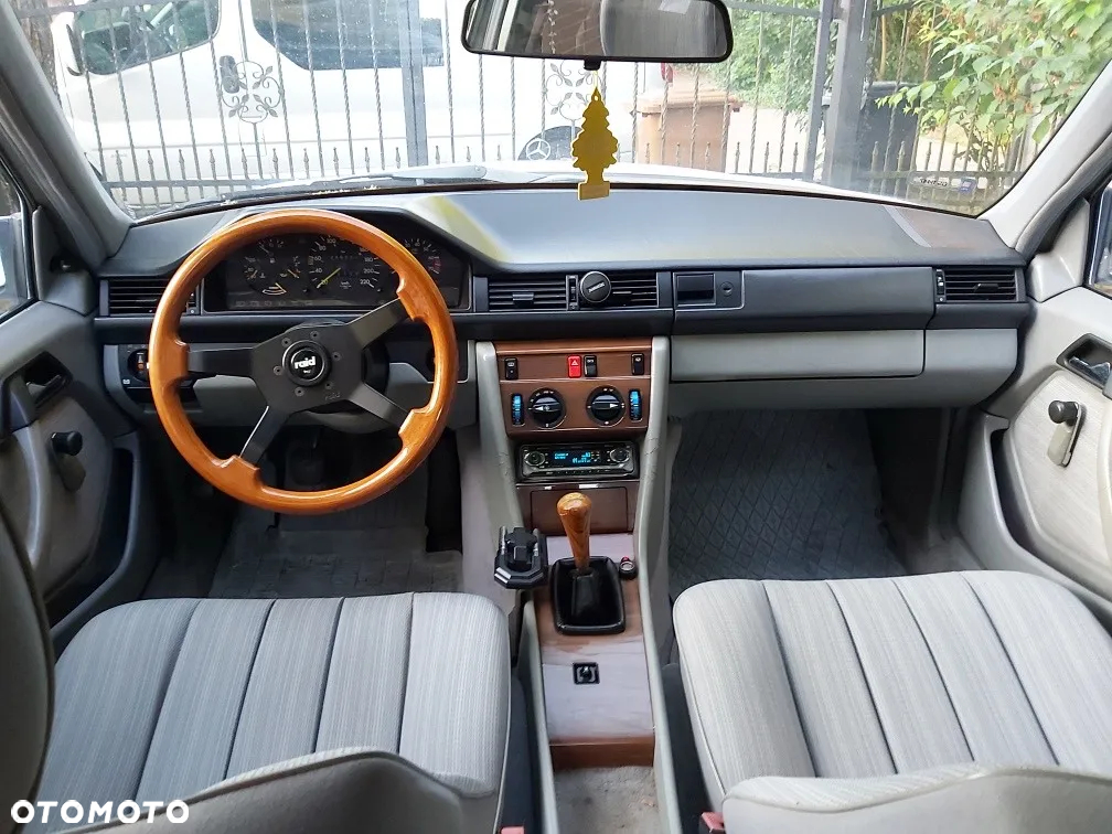 Mercedes-Benz W124 (1984-1993) - 9