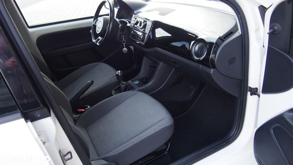 Volkswagen up! - 36