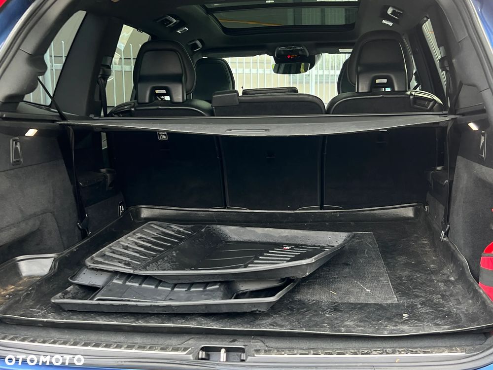 Volvo XC 90 D5 AWD R-Design 7os - 28