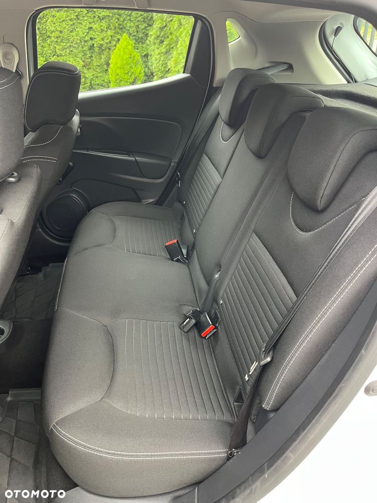 Renault Clio 1.2 16V 75 LIMITED - 11