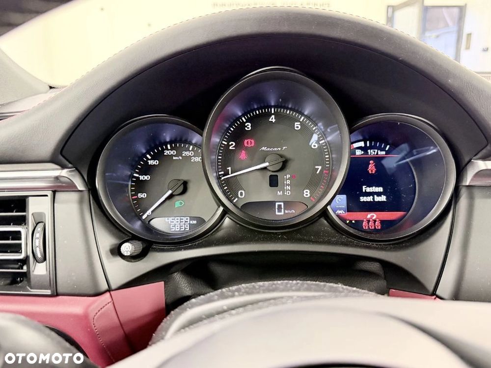 Porsche Macan T - 11