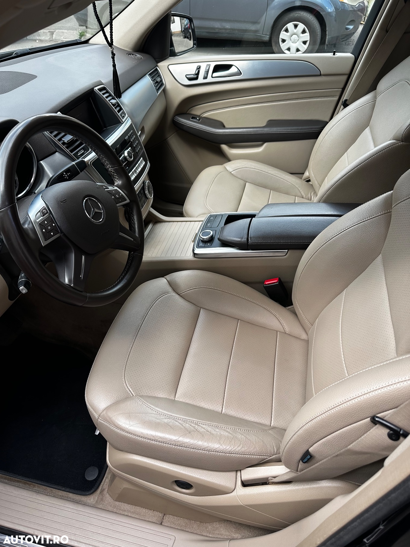 Mercedes-Benz ML 350 BlueTEC 4MATIC 7G-TRONIC - 7