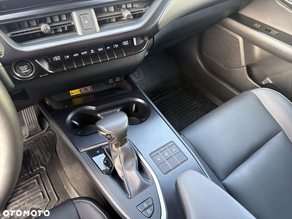 Lexus UX 200 GPF F Sport Design+ 2WD - 15