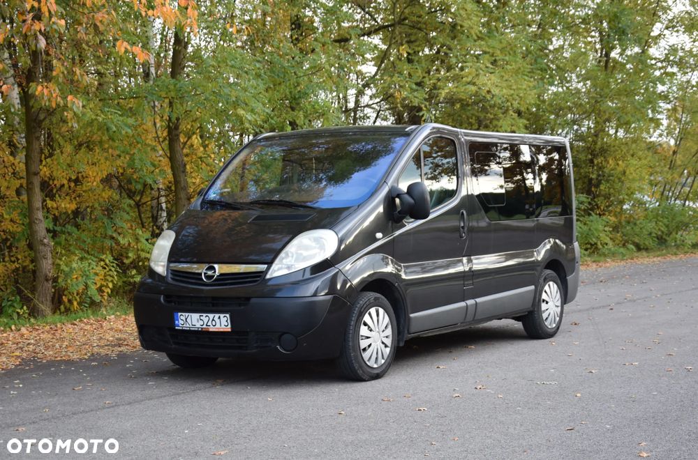 Opel Vivaro 2012 photo 2