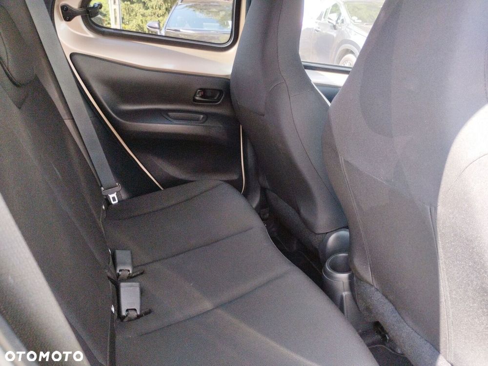 Toyota Aygo X 1.0 VVT-i Style CVT - 10