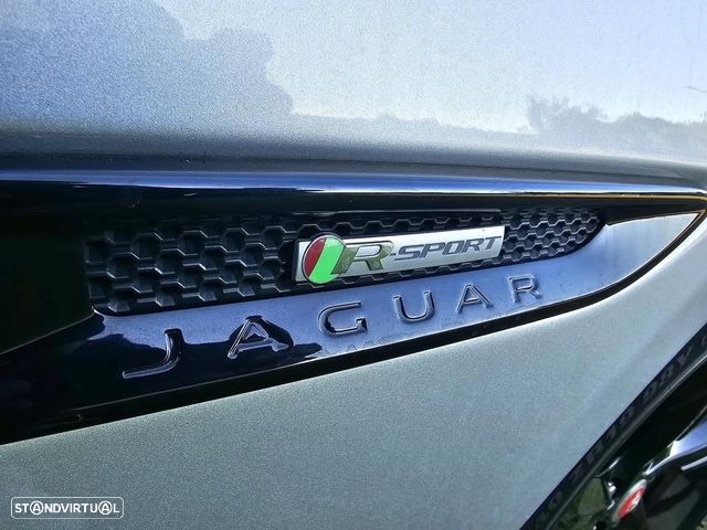 Jaguar XF 2.0 D R-Sport AWD - 6