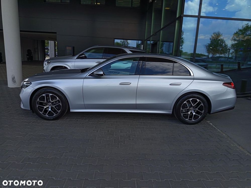 Mercedes-Benz Klasa E 220 d mHEV 4-Matic Avantgarde 9G-Tronic - 4