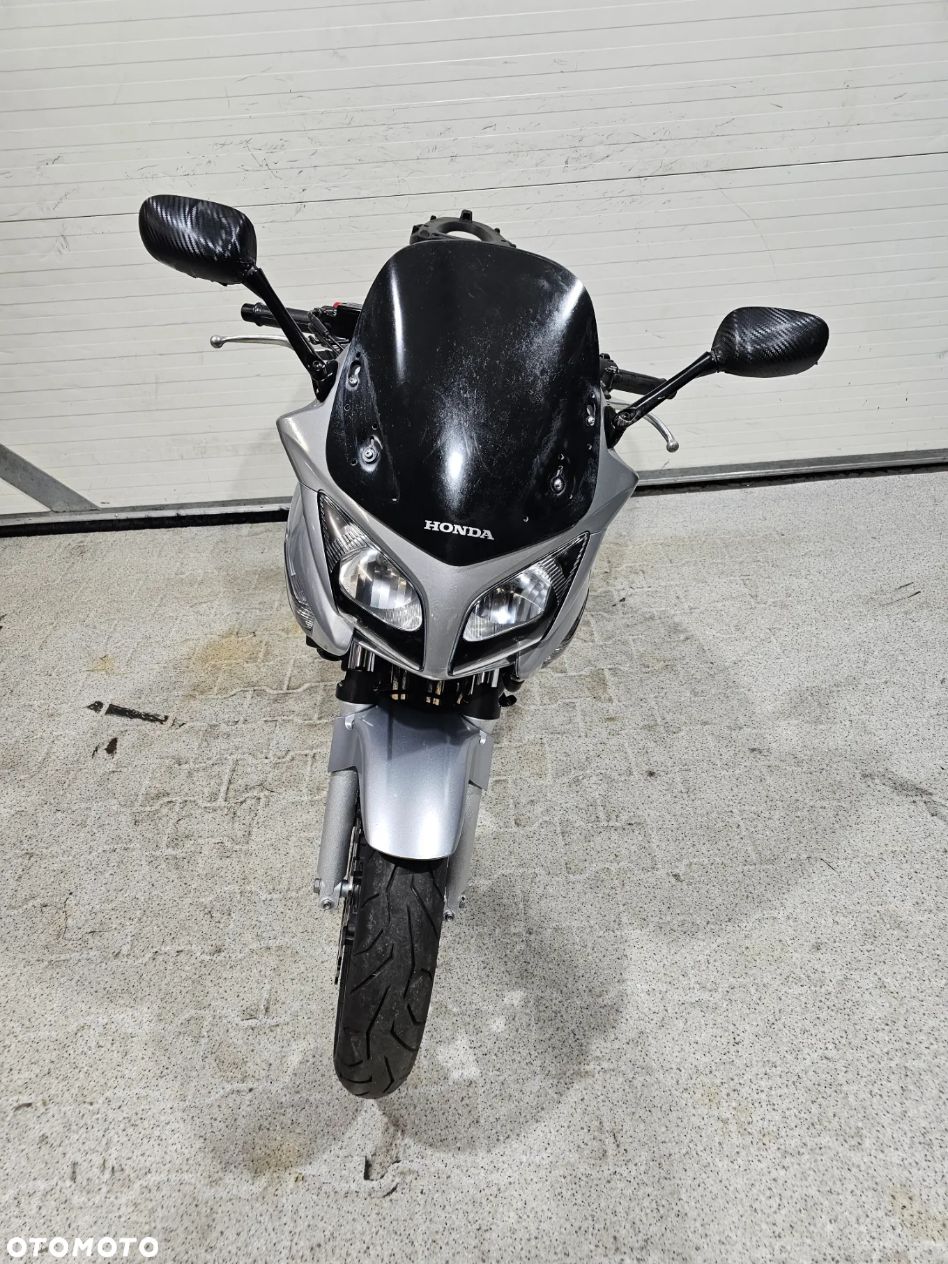 Honda CBF - 12