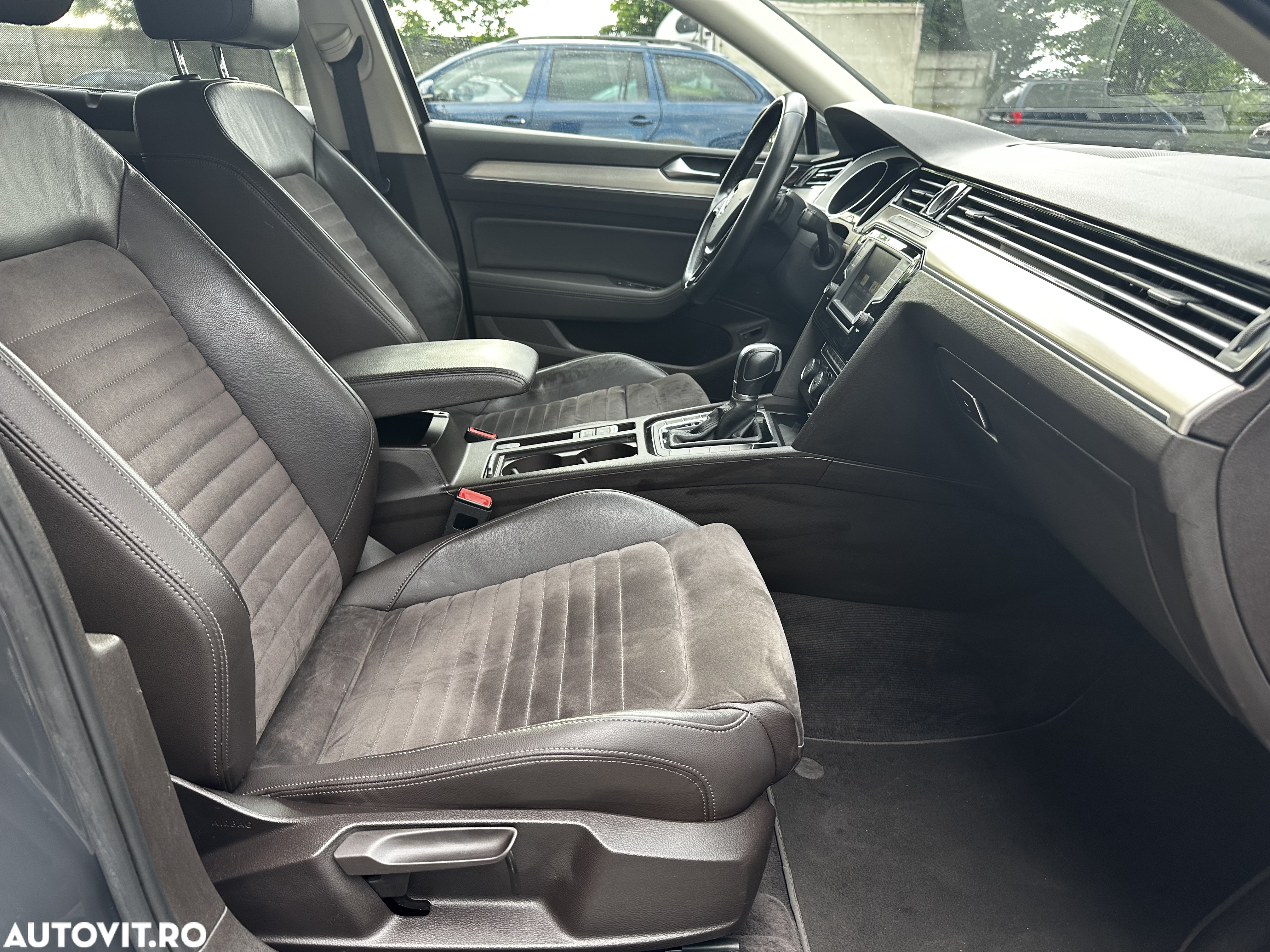 Volkswagen Passat Variant 2.0 TDI DSG Highline - 14