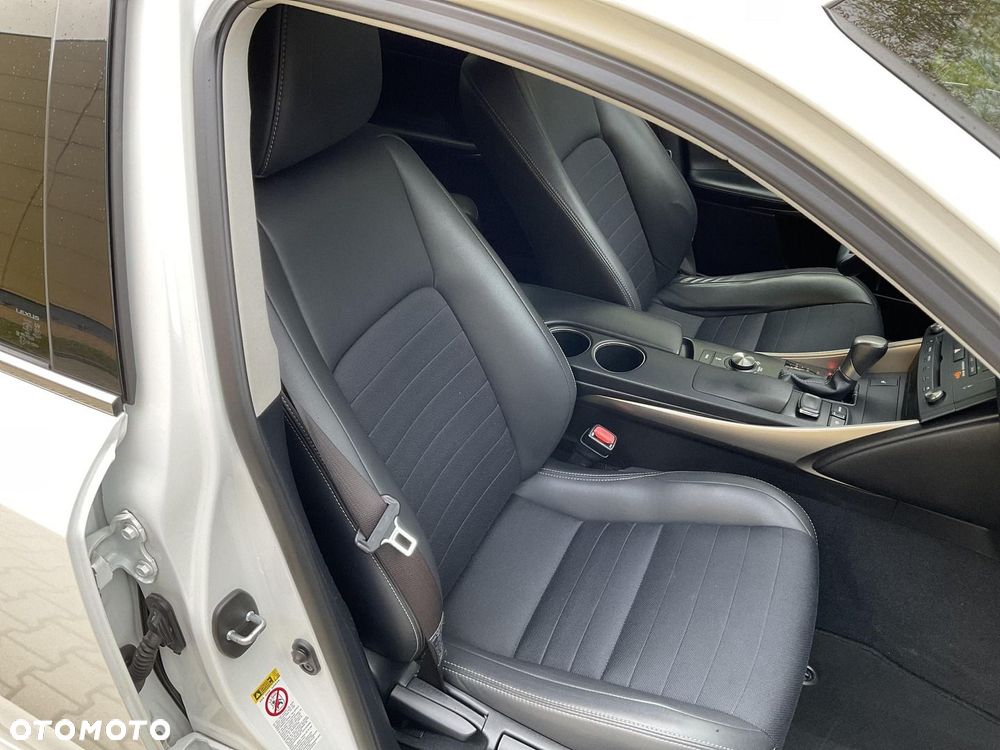 Lexus IS 250 Elegance - 15