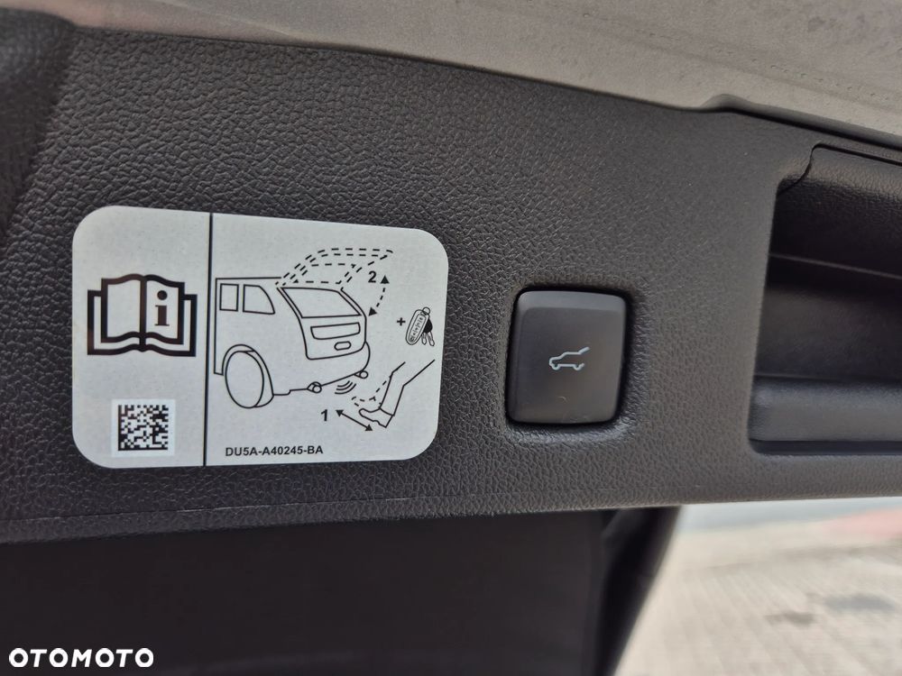 Ford Kuga 1.5 EcoBoost ST-LINE - 14