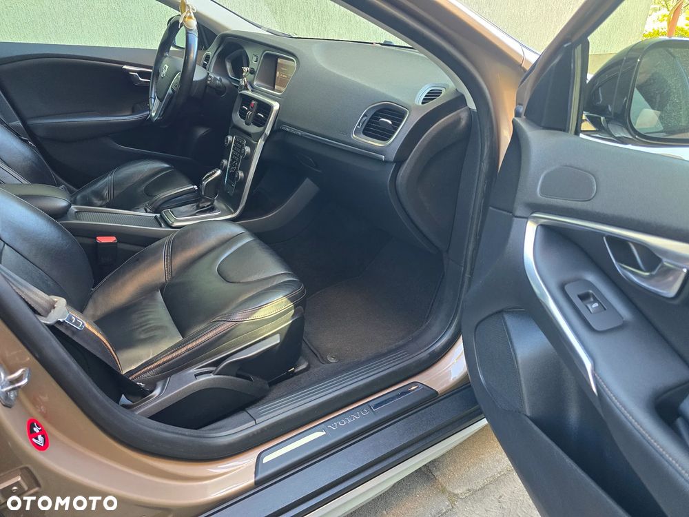 Volvo V40 Cross Country D3 Geartronic Momentum - 11