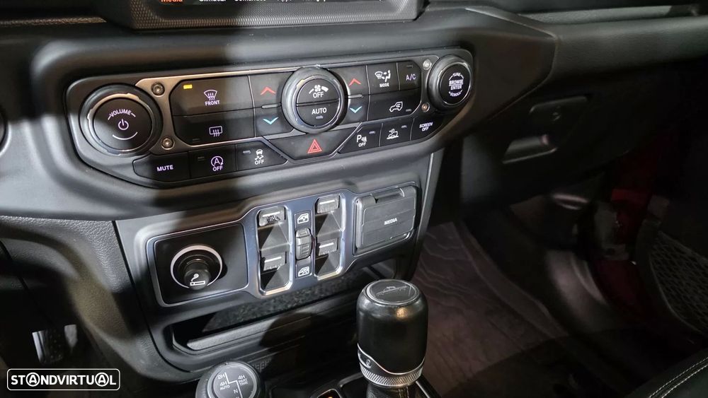 Jeep Gladiator 3.0V6 MultiJet AWD Auto Overland - 35