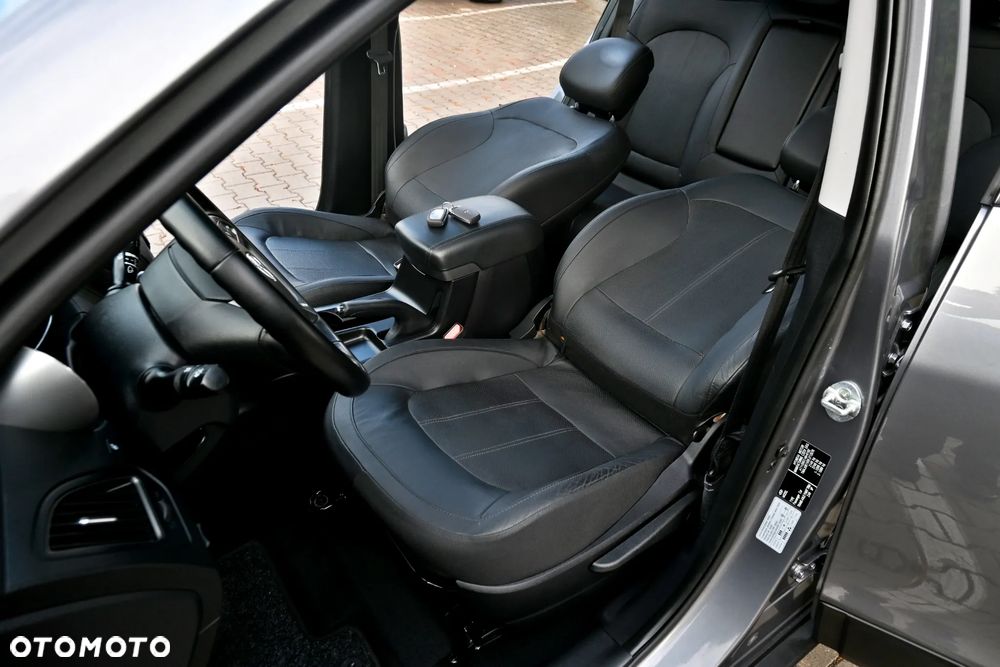 Hyundai ix35 2.0 CRDi Premium 4WD - 32