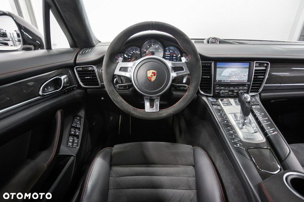 Porsche Panamera - 34