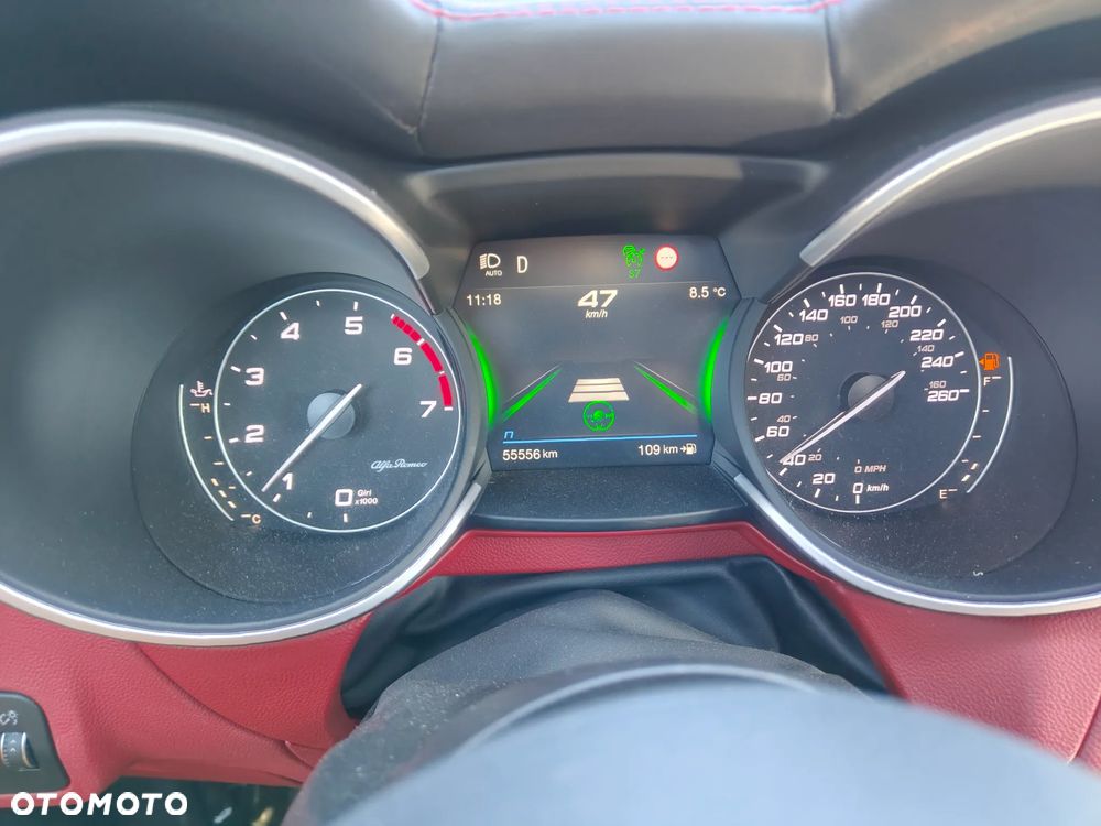Alfa Romeo Stelvio 2.0 Turbo 16V AT8-Q4 Veloce Ti - 11