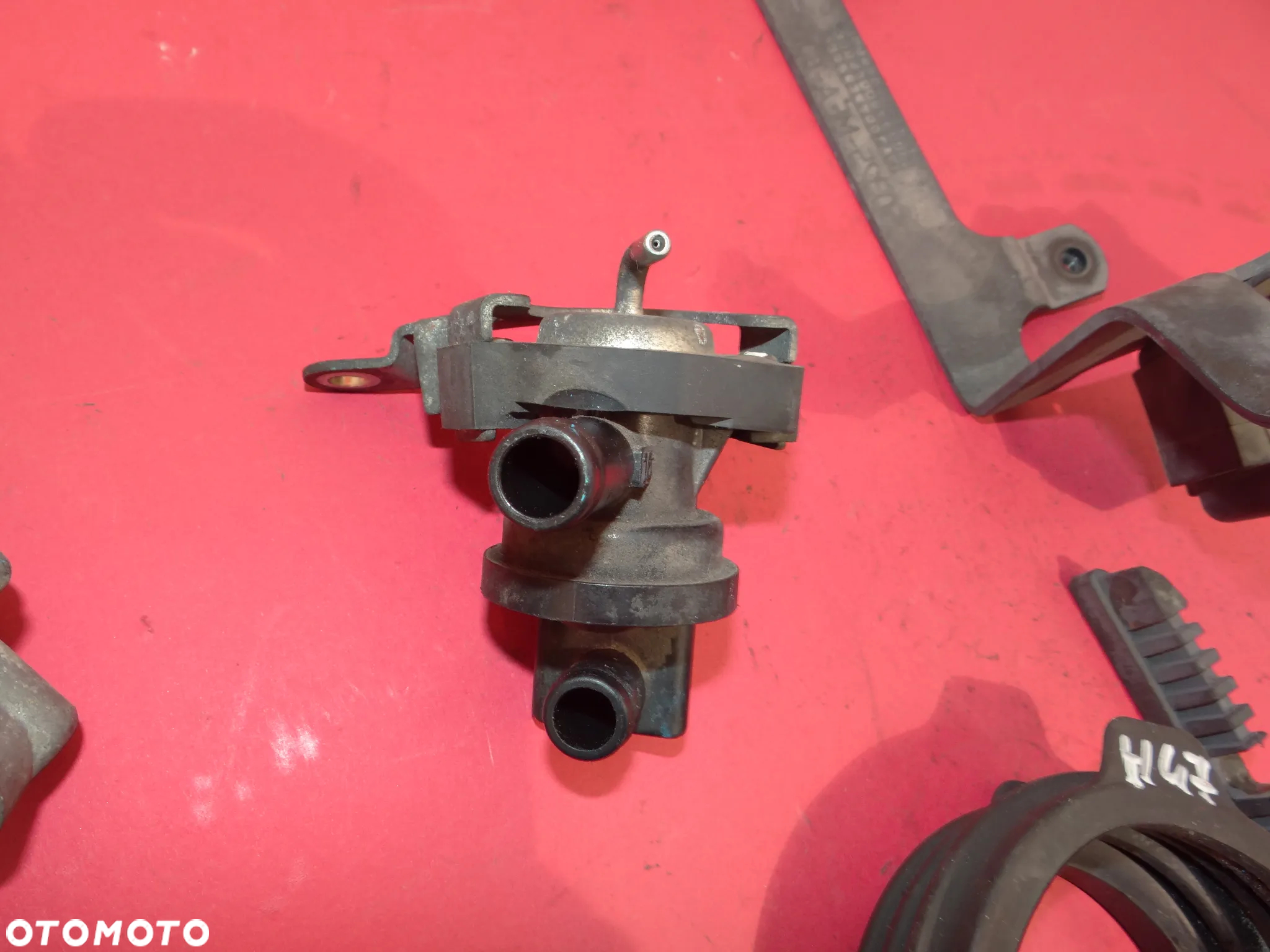 HONDA VTX 1300 LISTWY BŁOTNIKA TERMOSTAT STOPKA BOCZNA KOŁO MAGNESOWE WYSPRZENGLIK CZĘŚCI H105 - 16