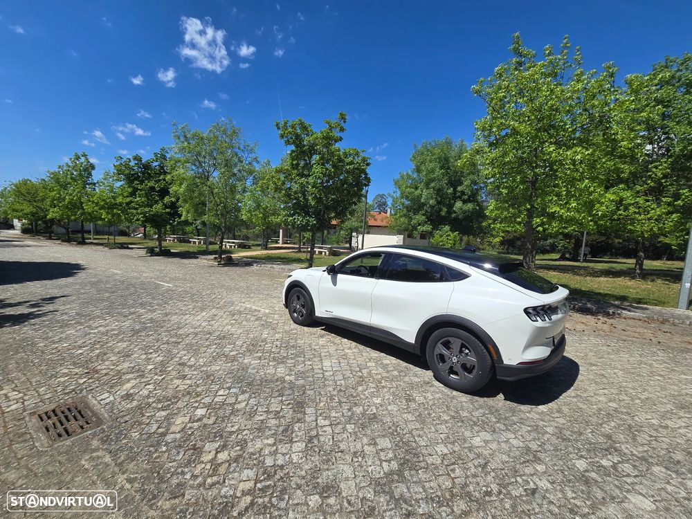 Ford Mustang Mach-E Standard - 9