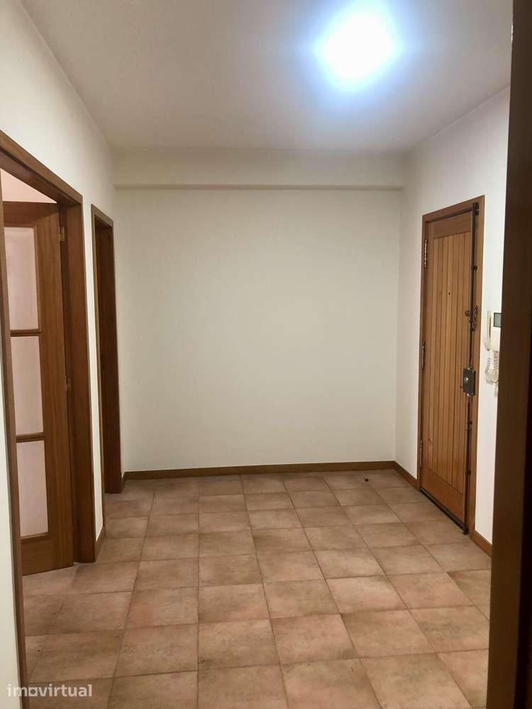 Apartamento T3+1 para arrendamento, disponível à partir Agosto/Stembro - Grande imagem: 5/20