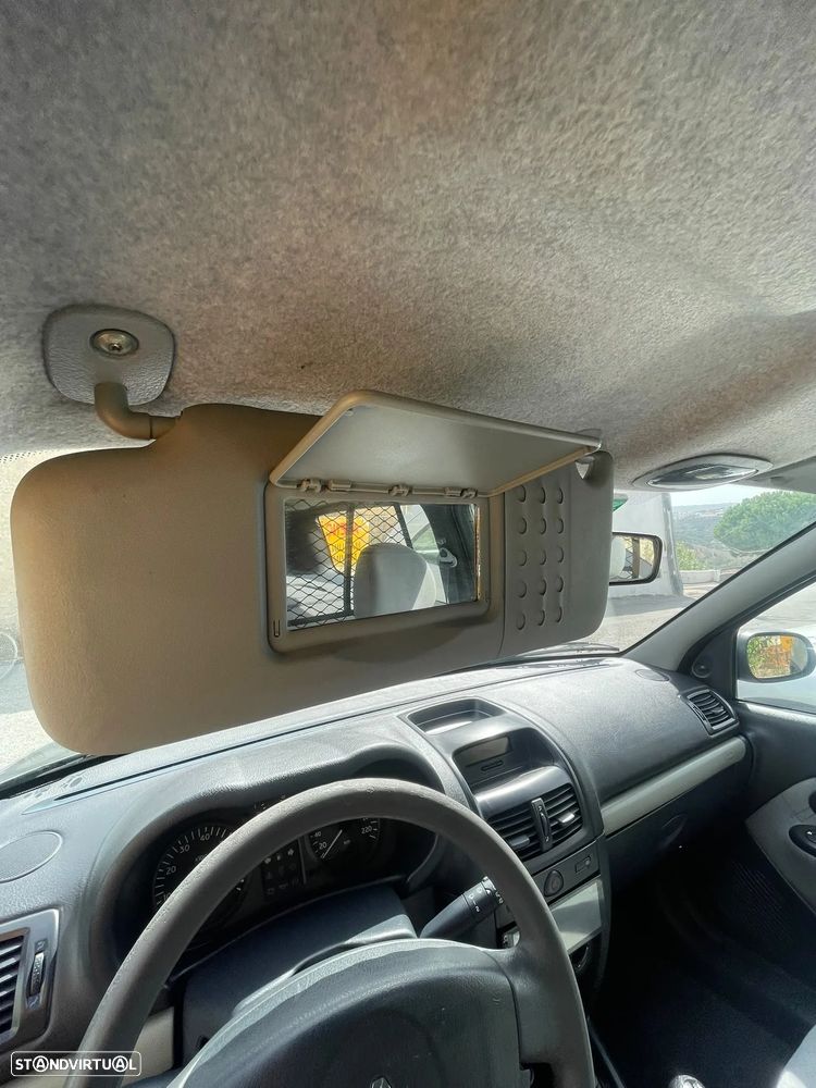 Renault Clio - 12