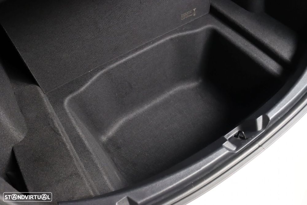 Tesla Model 3 Long-Range Dual Motor AWD - 29