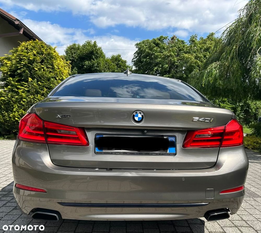 BMW Seria 5 540i xDrive Luxury Line sport - 28