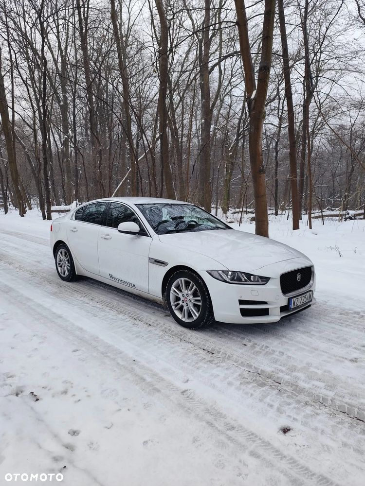 Jaguar XE 2.0 D Prestige - 2