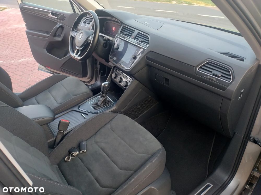 Volkswagen Tiguan 2.0 TDI SCR DSG R-Line - 23