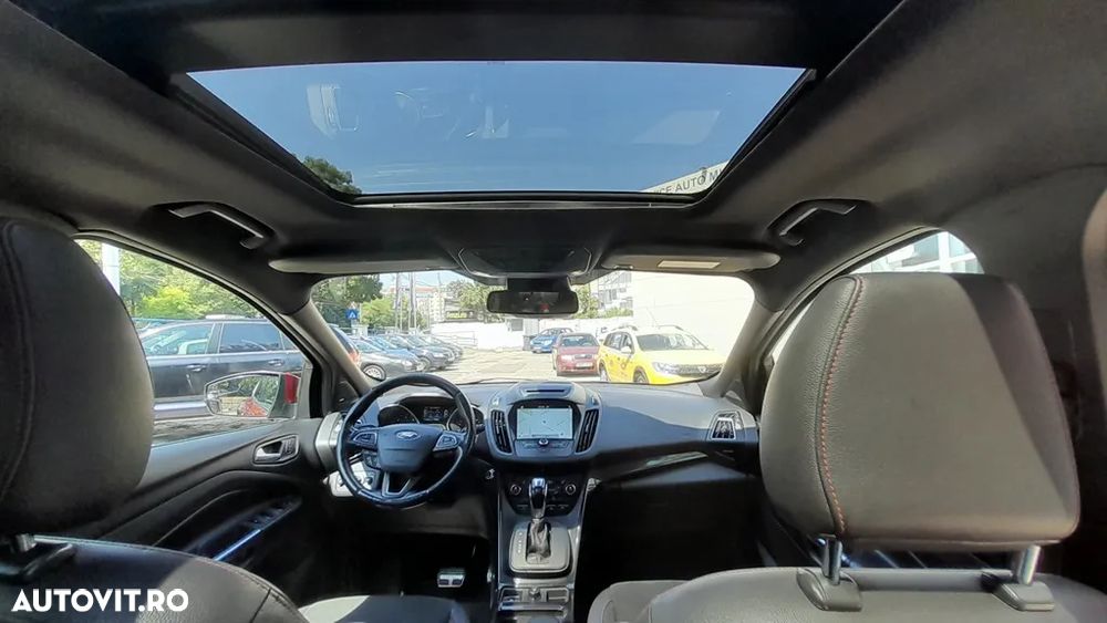 Ford Kuga 2.0 TDCi 4WD Powershift ST-Line - 32