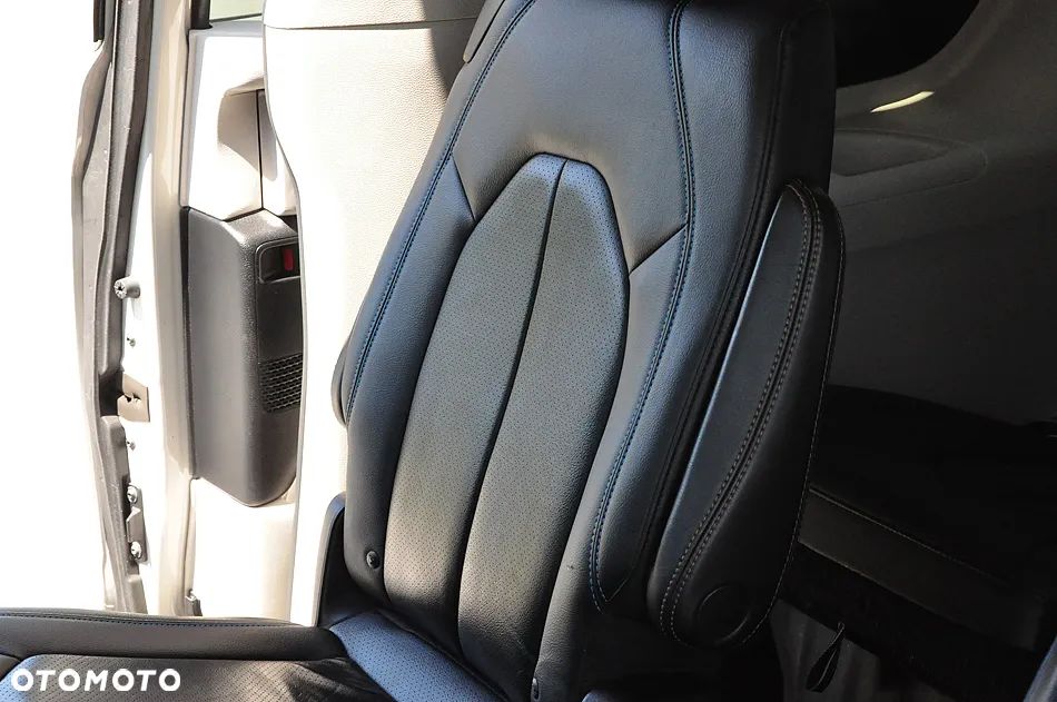 Chrysler Pacifica - 22