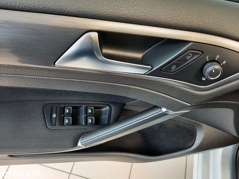 Volkswagen Golf 1.5 TSI BMT Evo Comfortline - 15