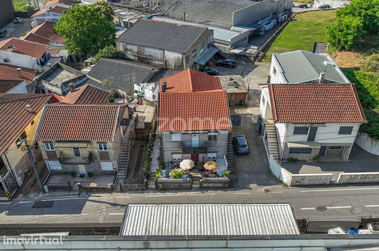 Andar moradia T3 para remodelar em Polvoreira, Guimarães - Grande imagem: 3/21