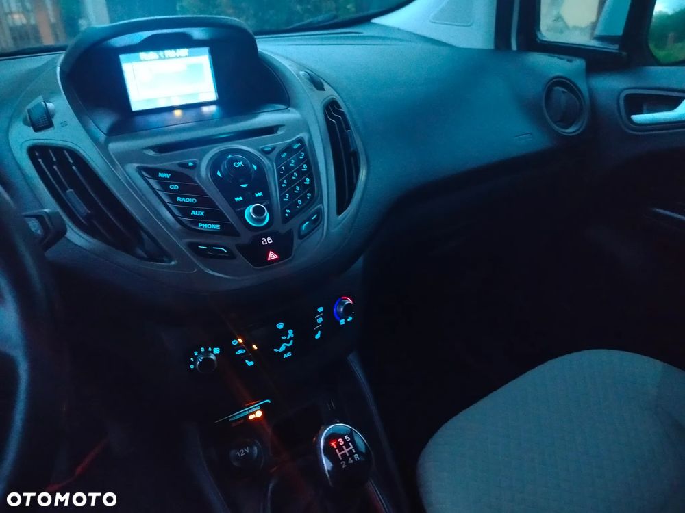 Ford Tourneo Courier 1.6 TDCi S&S Titanium - 35