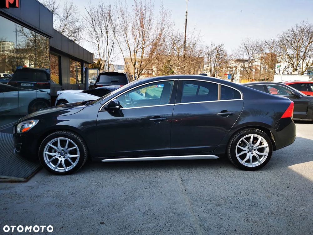 Volvo S60 T6 AWD Geartronic Summum - 4