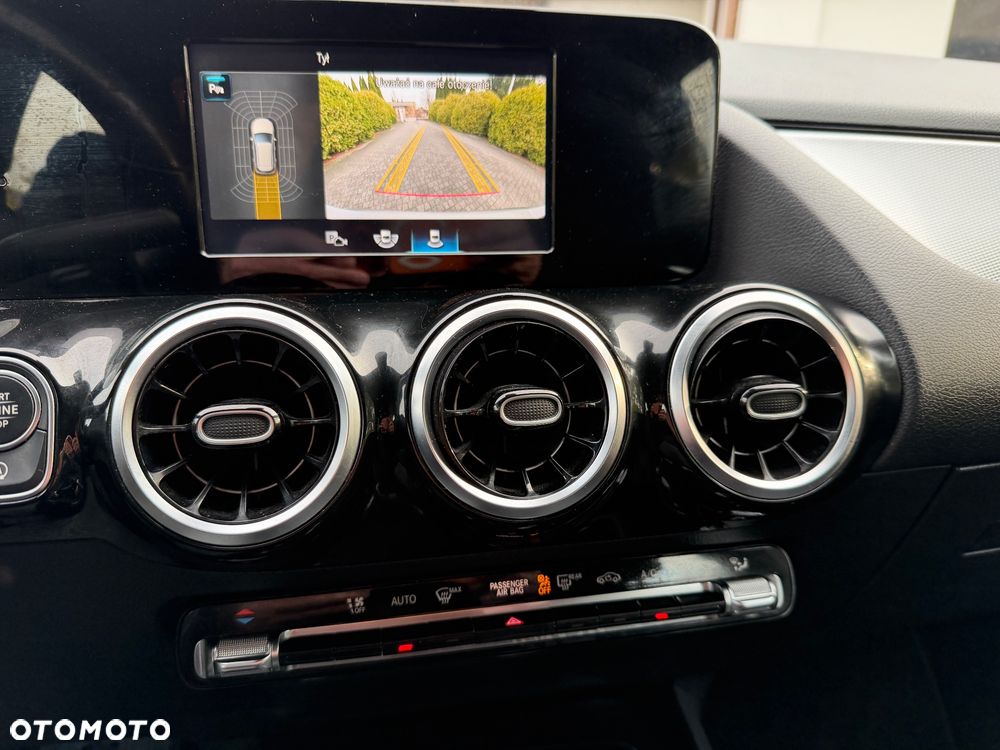 Mercedes-Benz Klasa B 180 7G-DCT Edition 2021 - 37