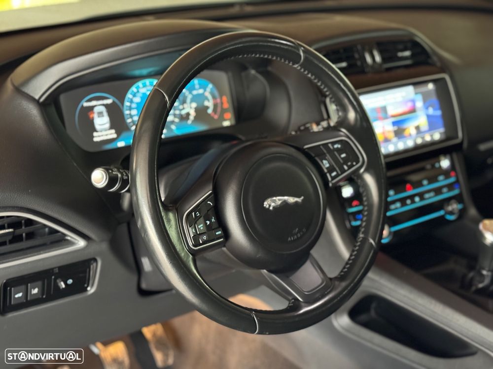 Jaguar F-Pace 2.0 i4D Pure - 27