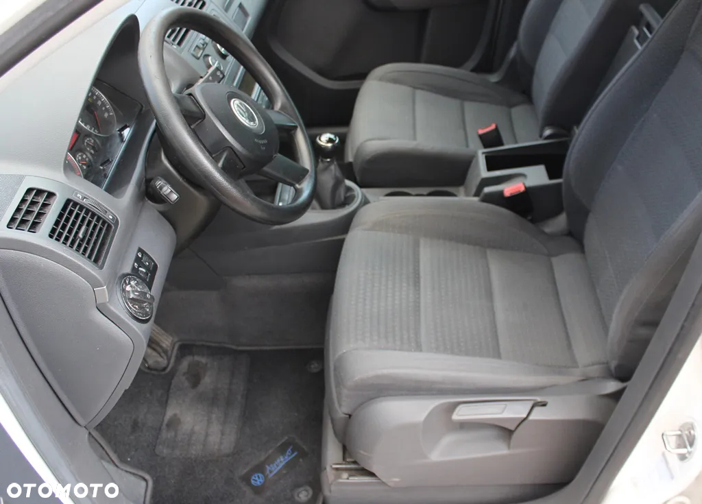Volkswagen Touran - 4