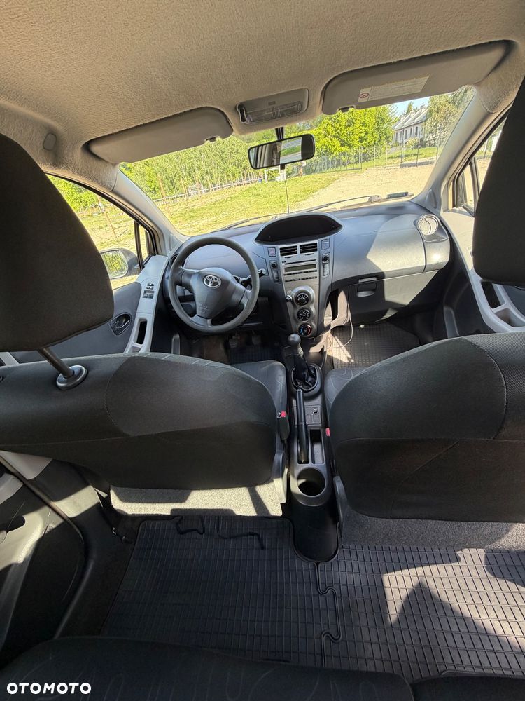 Toyota Yaris 1.0 Entry - 10