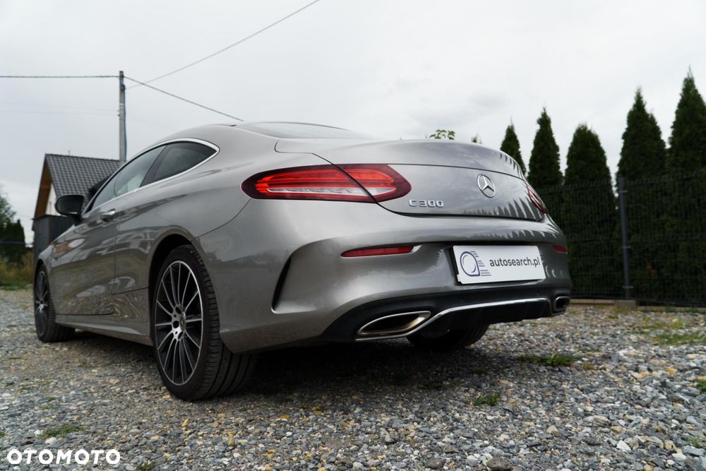Mercedes-Benz Klasa C 300 9G-TRONIC - 37