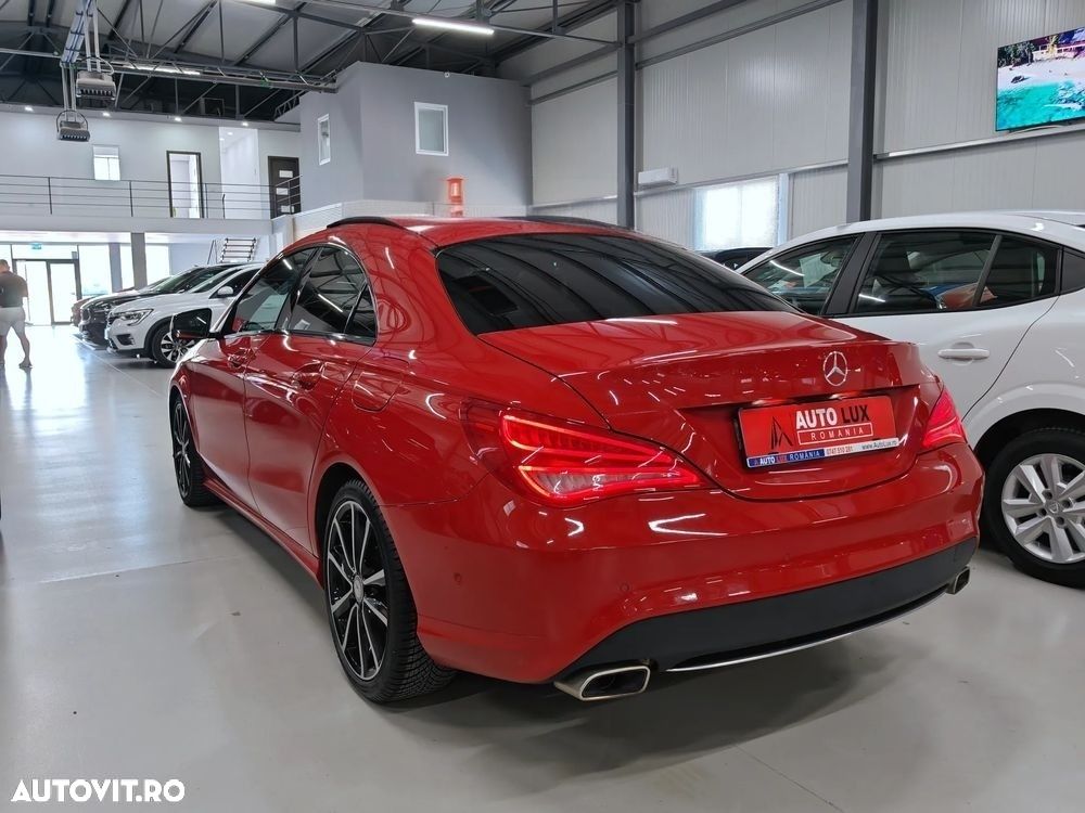 Mercedes-Benz CLA 200 7G-DCT Urban - 4